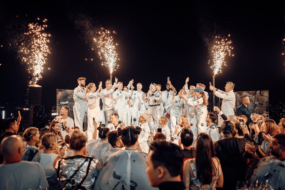 Every night at Chill Skybar is a colorful musical journey, from laid-back deep house to fiery hip hop (Source: Chill Skybar)